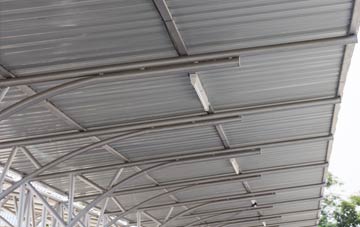 installing Onthank metal roofing